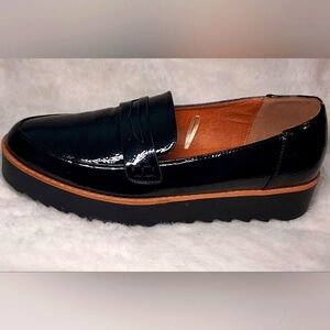 Laundry List size 9 black platform slip-on